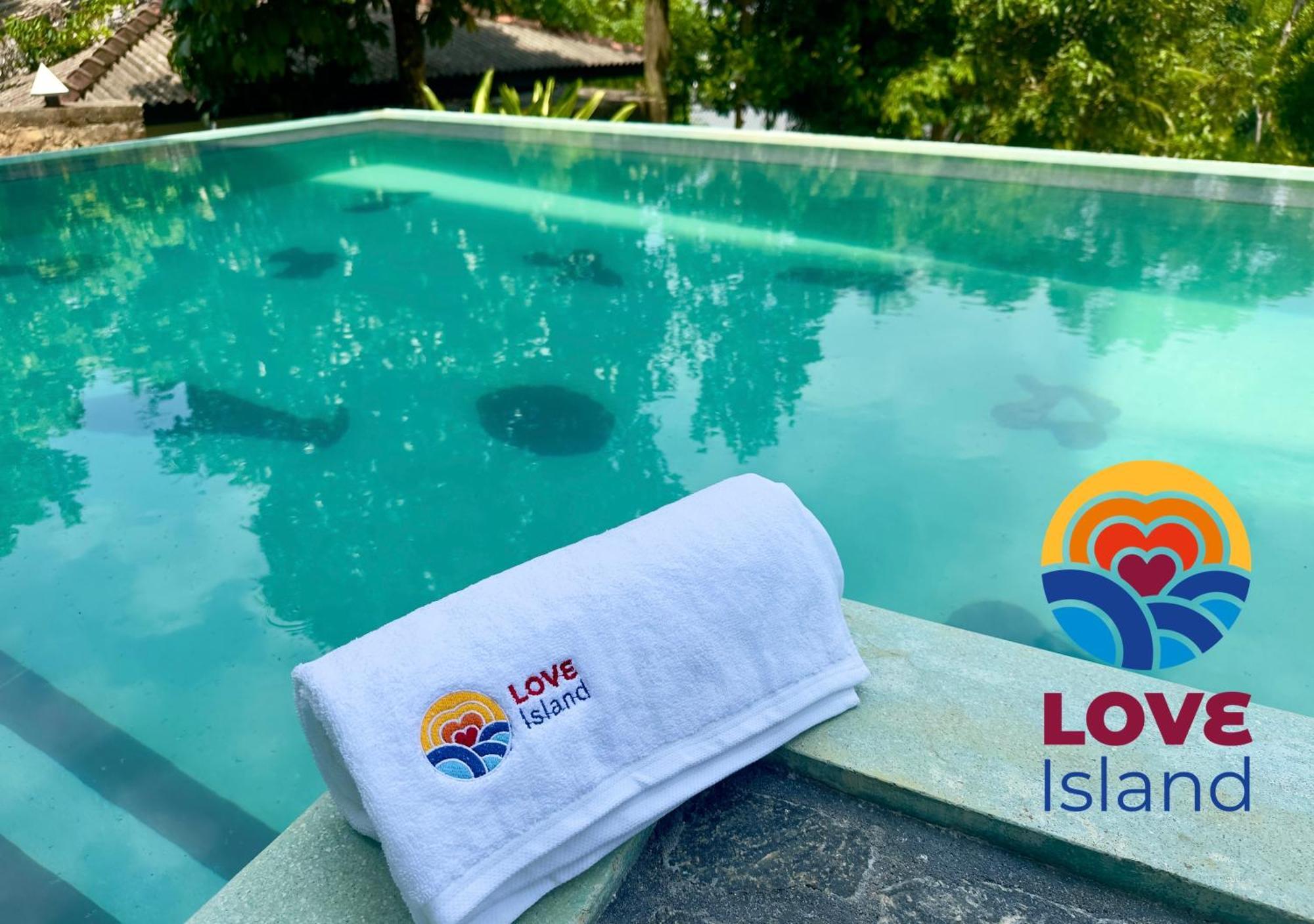 Love Island 高尔 外观 照片